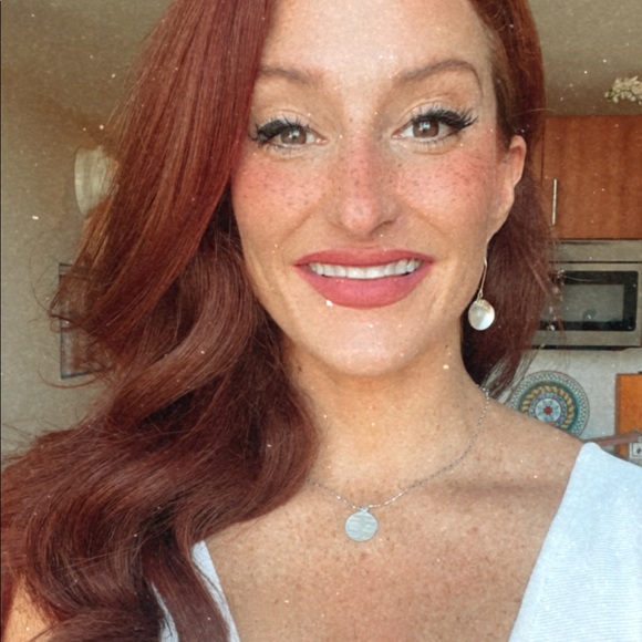 Meet your Posher, Christine - Picture 2 of 2